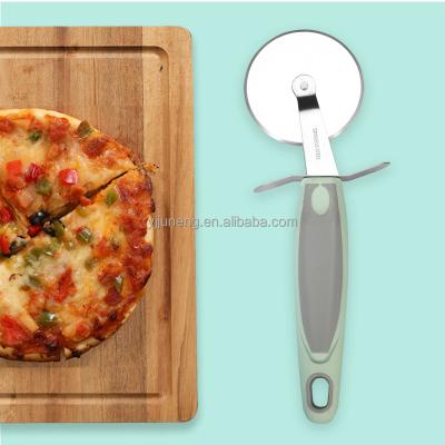 China Sustainable Kitchen Accessories Stainless Steel Pizza Cutter Pizza Cutter Wheel for sale