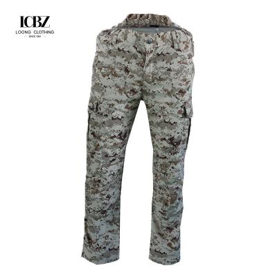 China Woodland Camo Style Men's T-Shirt and Moisture Wicking Camo Hunting Pants for Benefit for sale