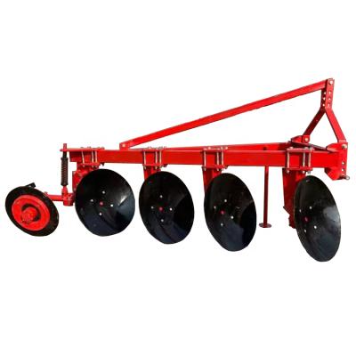 China The plowing disc plow tractor is used to hook the plow to reclaim the wasteland and break up the soil for sale