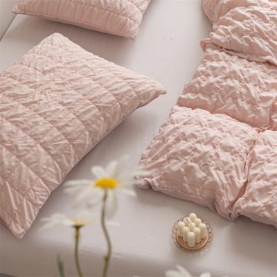 China Anti-Static Bedding Set King 100% Polyester Luxury Chinese Wedding Comforter Sets Duvet Cover Bedding Set for sale