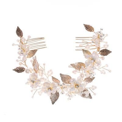 China Wedding Bride Flower Leaves And European Handmade Soft Clay Woven Pearl Hair Comb for sale