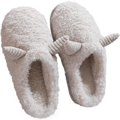 China 2021 Fashion Trend High Quality Women's Fuzzy Slides Soft Cute Slides Wholesale Cheap Indoor Slippers for sale