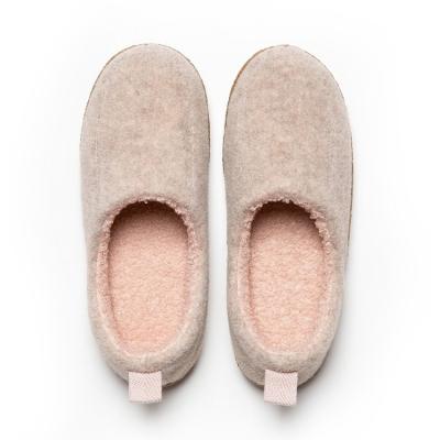 China The Latest Design Winter Fashion Trend Design Shoe Bag Cotton Slipper Wool Indoor Home Unisex Slippers Warm Not To Slip Hairy Slides for sale