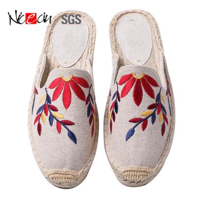 China Slip 2020 New Design Shoes Hand Made Casual Shoes Sneakers Custom Embroidery Loafer for sale