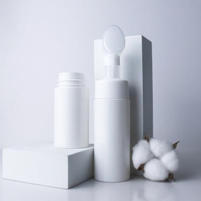 China 100ml 120ml 150ml 200ml 250ml Diversified White Foaming Face Wash Foam Pump Bottle With Brush for sale