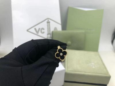 China Vintage Alhambra 18 Kt Diamond Ring Amarelo Ouro Ónix Forma redonda à venda