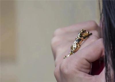 China Gepersonaliseerde gele 14k goud diamanten panter ring voor jonge dames Te koop