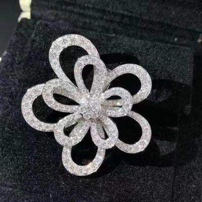 China Pave Full Diamonds 18K White Gold Pendant Van Cleef And Arpels Flowerlace Pendant for sale