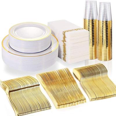 China Disposable Gold Plastic Dishes With Disposable Cutlery, Cups, Napkins Dinnerware Sets For Wedding Party for sale