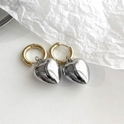 China TRENDY Statement Love Heart Metallic Shiny Drop Earrings For Women 2021Jewelry for sale