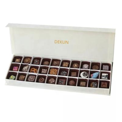 China Recyclable Flip Top Magnetic Christmas Chocolate Box with Paper Divider and Folders for sale