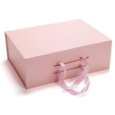 Cina 38*27,5*13,5cm Custom Fancy Design Paper Foldable Magnetic Gift Box con Maniglia a Nastro in vendita