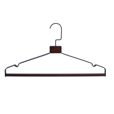 China Factory supply eco-friendly material beech wood metal hangers with wooden bar hot sale for wardrobe for sale