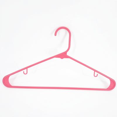 China Plastic Clothes Hangers Cheap Clothes Hanger Heavy Duty Color Eco - Friendly Material for sale