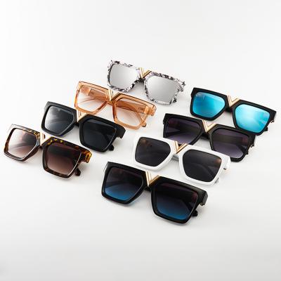 China Fashion Sunglasses Many Logo Custom Sunglasses Men And Spot Wholesale Women Above Classified Sunglasses for sale