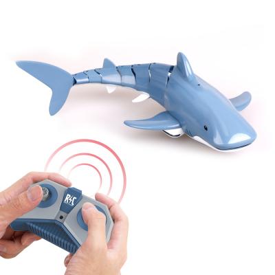 China Flytec 2.4G Plastic Water Shark Toy Remote Control 1:18 Scale High Simulation RC Shark For Swimming Pool Bathroom Game for sale