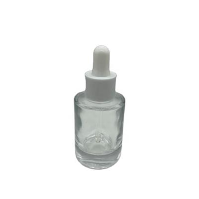 China Cosmetic Luxury 30ml Flat Shoulder Serum Dropper Bottle Clear Glass Refill Cap for sale