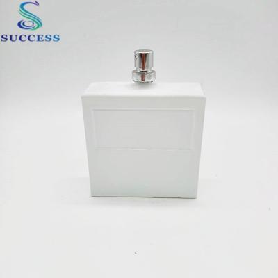 China 100ml Personal Care Jiangyin Success Hat Glass Bottle Luxury Shiny Silver White Colorful Perfume Bottle for sale