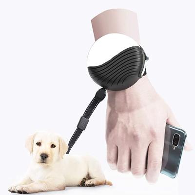 China Automatic Wrist Leash One Dog Pet Products Pet Dog Retractable Leash Hand Detachable Outdoor Cheap Accessory for sale