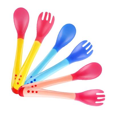 China Factory Sale BPA Free Plastic Color Changing Baby Spoon Fork Baby Feeding Tool for sale