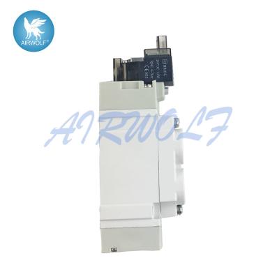 Cina SMC SY7120-02 mini solenoid valve 220VAC 24VDC type normal standard size valve in vendita