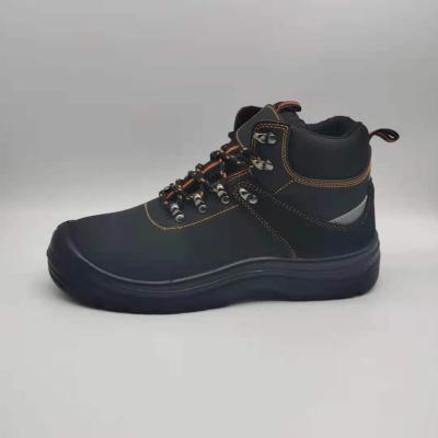 China Non-slip waterproof men and smashing hiking shoesBasic workplace for outdoor work for sale