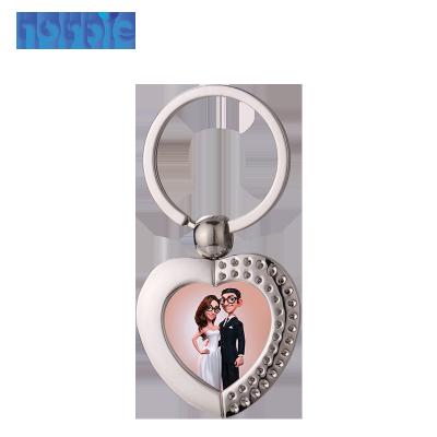 China DIY Photo Key Chain Key Holder Wholesales Sublimation Blank Heart Metal Keychains With Box Package for sale