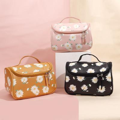 China Eco-friendly / Foldable and Recover Soon Custom Made Women's Makeup Bag Women's Travel PU Leather Cosmetic Bag for sale