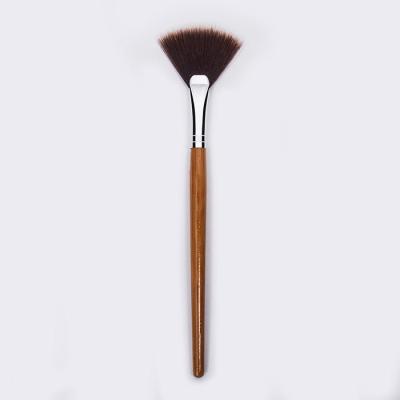 China Private Label Makeup Highlighter Mini Mask Big Spot Brush Small Face Brush Cosmetic Fan Brush for sale