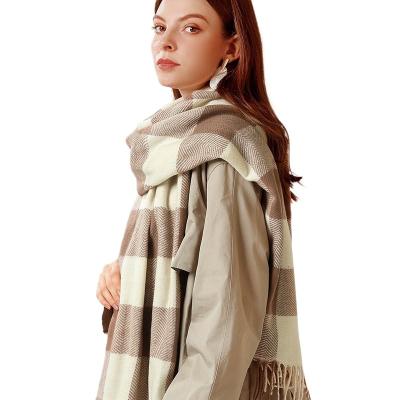 China Medium European American Fashion Checked Scarf With Women Muffler Shawls Luxury Winter Warm Wrap Scarf for sale