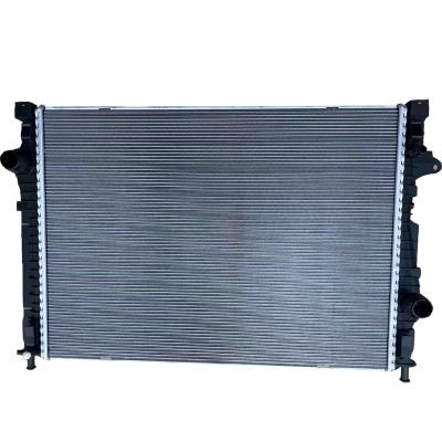 China LR117683 LR135901 Car Coolant Radiator For EVOQUE for sale