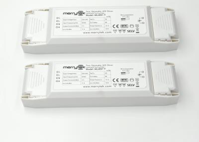 China Motorista constante do diodo emissor de luz da tensão de Dimmable com o diodo emissor de luz do redutor da borda de arrasto à venda