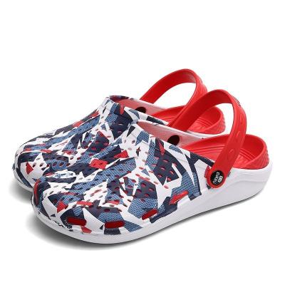 China Flat 2021 Famous Design Garden Men Shoes Clogs Women Breathable Rubber Casual Sandals Indoor And Outdoor Slippers for sale