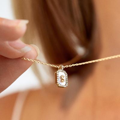 China TRENDY Statement Dainty 18K Gold Chain Dog Tag-Style Pendant Gold Mother of Pearl Initial Letter Necklaces for Women for sale