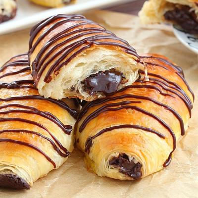 China Dairy Factory Croissant Bread Machine With Center Chocolate Jam Filling for sale