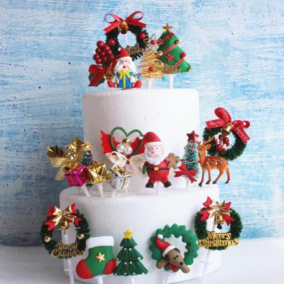 China Topper Christmas Wreath Cupcake PVC Merry Christmas Cake Toppers New Year Party Ornaments Kids Birthday Cake Decor for sale