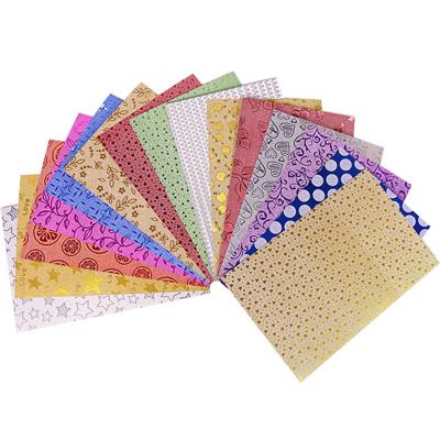 China Wholesale A4/12*12 250gsm Waterproof Gold Thick Glossy Card Paper Patterned Card Glitter for sale