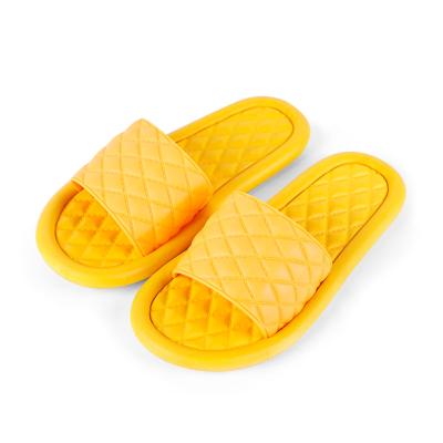 China Fashion Trend Provide Lady Slipper Trendy Customized Services Women 2020 Women Slippers for sale