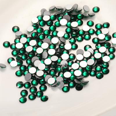 China Wholesale Clear Nail Art Rhinestones Flatback Glass Crystal Stones ss6 ss8 ss10 ss12 ss16 ss20 ss30 Non Hotfix Flatback Rhinestones for sale