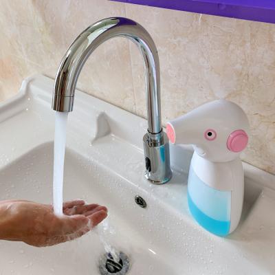 China Faucets Touchless Electric Kitchen Faucet With Pull Down Sprayer Motion Sensor Activated for sale