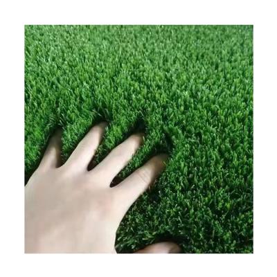 China PP Wholesale Football Indoor Soccer Court Outdoor Sports Green Artificial Turf Lawns for sale