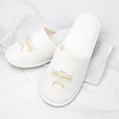 China Logo Embroidered Washable Customized Cotton Waffle Slipper For Hotels / Disposable Hotel Slipper for sale