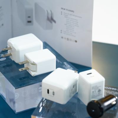 China Convenient Type C Port 20W PD USB Wall Wholesale EU US UK Wall Charger Adapter Charger for sale