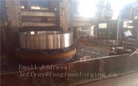 Chine 4140 42CrMo4 roulés ont forgé la dureté élevée des anneaux Q+T d'acier pour le camion de mélangeur concret à vendre