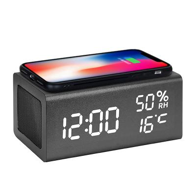 China Antique Style OEM Qi 10W Fast Charge Radio Led Digitial Color Changing Wooden Charging Speaker Alarm Clock with Cable for iphone 12 pro for sale