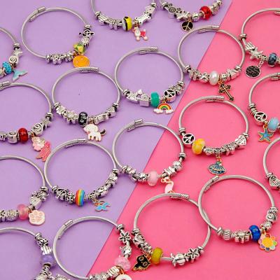 China 24 FASHIONABLE New Style Women Stainless Steel Coil Steel Wire Twist Bracelet Flamingo Glass Beads Flamingo Love Charm Adjustable Bracelets for sale