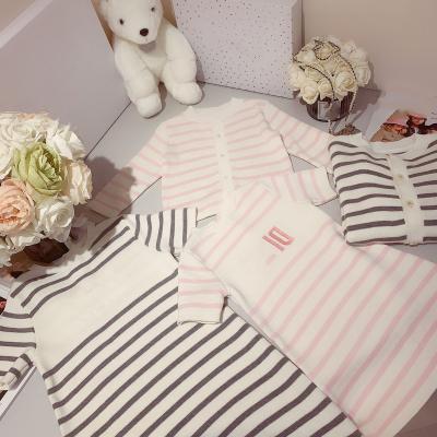 China Anti-wrinkle high-end children's clothing 21 early autumn new products for boys and girls striped letter sweater sweater dress cardigan suit for sale