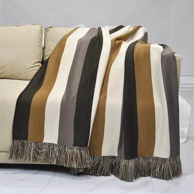 China Anti-static customization wholesale new 2022 hot sale stylish and comfortable flannel cotton knit bulky blanket for sale