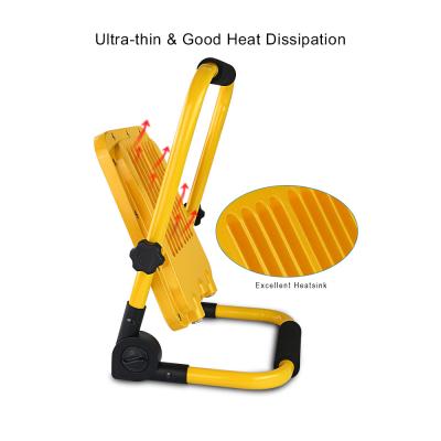 Cina 10000 Lumen Multifunctional Portable LED Work Light Folding Water Resistant in vendita