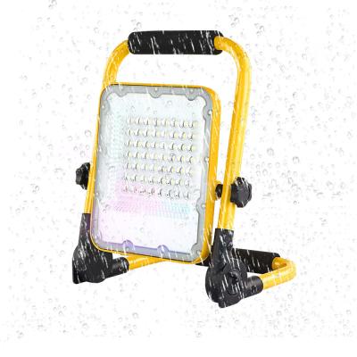 Cina 12volt Standing LED Work Light 20000 Lumen Battery Operated Handheld Retractable Temporary Lighting in vendita